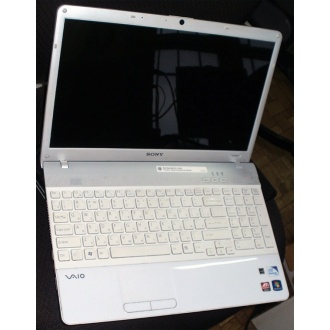 Ноутбук Sony Vaio VPCEB3E1R (Intel Pentium P6100 (2x2.0Ghz) /4096Mb DDR3 /320Gb /Radeon HD5470 /15.5" TFT 1366x768) - Чита